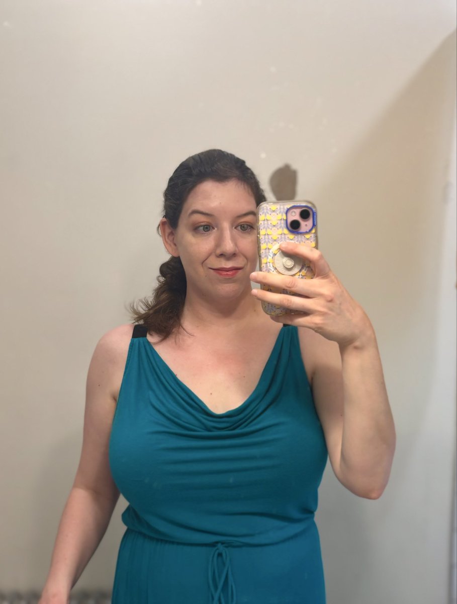 2018/2025 the same pose per year is cracking me up but what’s no laughing matter is how good I looked both early 30s skinny and 40 with a couple/few dozen more pounds