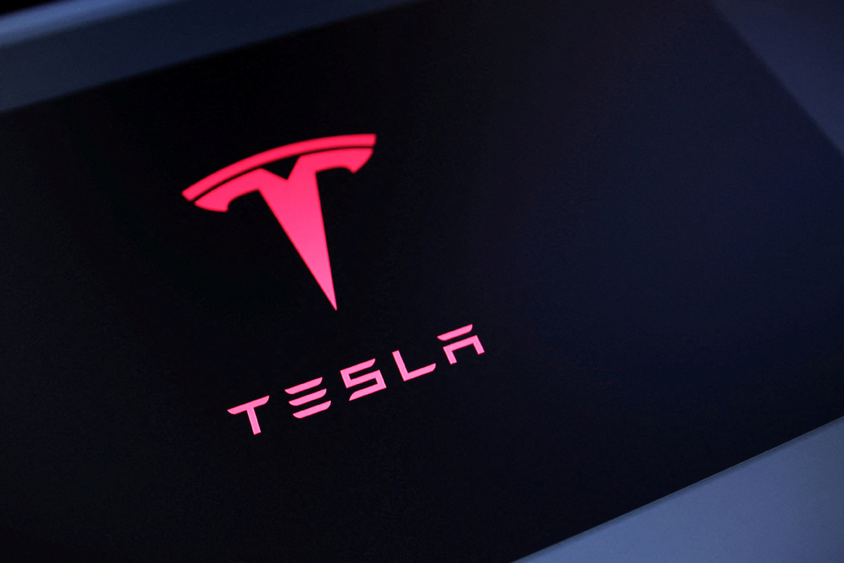 ChinaDaily's tweet image. #Tesla&apos;s lower-priced versions of its staple #ModelY SUV and #Model3 sedan face an uphill battle in the region where Elon Musk&apos;s company arguably needs help the most: #Europe. bit.ly/3J8sOG7