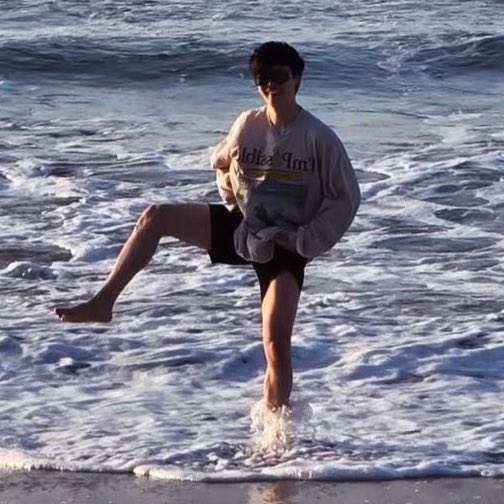 LOOK AT THIS CUTIE 😭😭😭