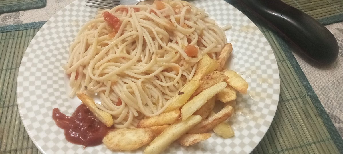 Nadie:
Yo con la gurbia a la 1:20 am