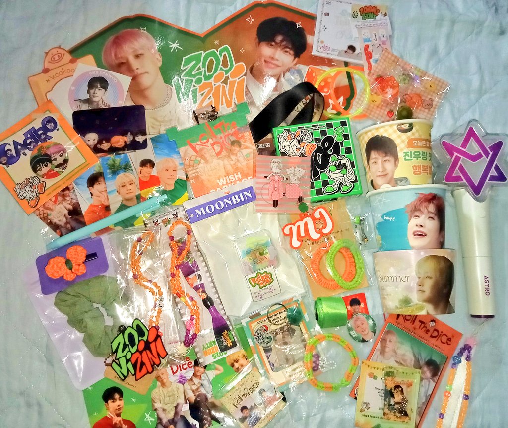 roll the dice in mnl — best concert ever!!! 🧡💚✨

these are the things i got from the RTD fanparty! thank you so much <a href="/wishusluckent/">Wish Us Luck</a> and to the arohas I got these from!! 🫶🏻💜 
see y'all again soon! ~ 💕
