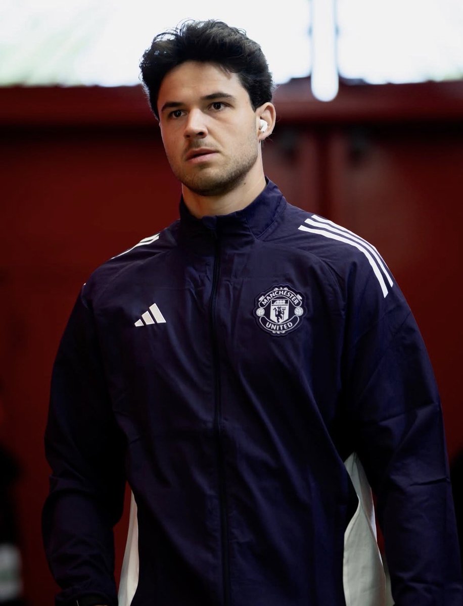 MUnitedFR's tweet image. Lammens : « C’était un grand changement sur tous les plans. Tout est plus grand ici, mais l’équipe m’a accueilli à bras ouverts. J’ai dû construire ma vie ici, à Manchester, donc jusqu’ici, tout se passe bien. » #MUFC