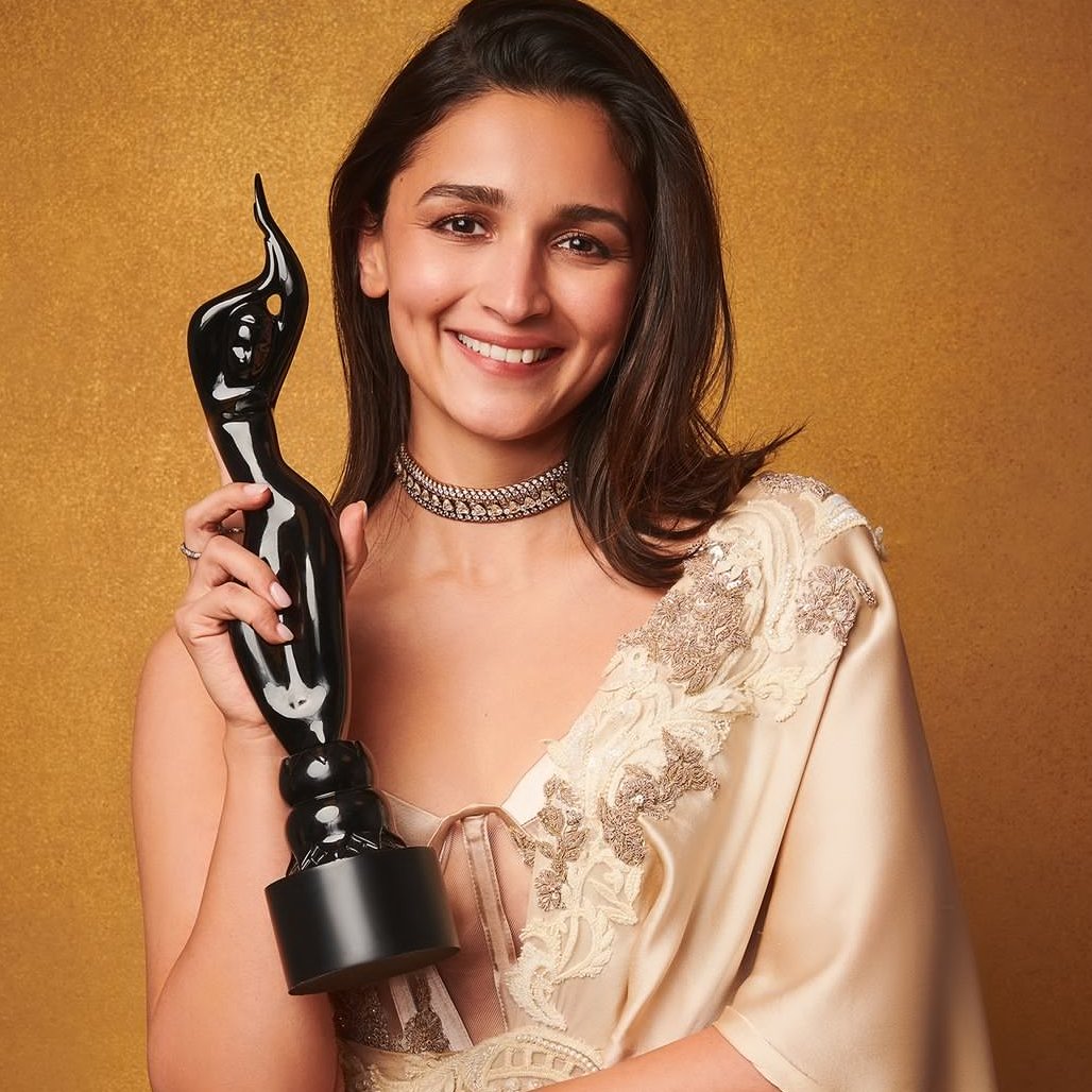 Alia Bhatt created history six winning in the best actress category at the filmfare awards.

⭐  Udta Punjab (2017)
⭐  Raazi (2019)
⭐ Gully Boy (2020)
⭐ Gangubai Kathiawadi (2023)
⭐ Rocky Aur Rani Ki Prem Kahaani (2024)
⭐ Jigra (2025)