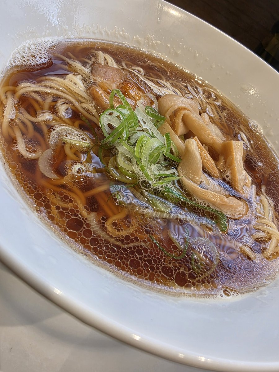 mst_ps_v's tweet image. ふて飯

松軒中華食堂
･醤油ラーメン-大盛り-
･春巻き