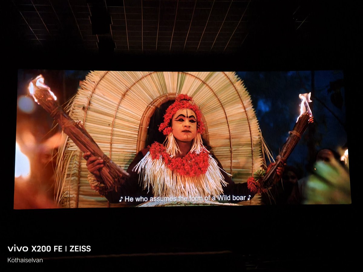 Kothaiselvan21's tweet image. Watched #KantaraChapter1 at @SPRcinecastle — Screen-1 (KING👑)

—The BARCO Flagship 4K RGB LASER Proj 🎞️dazzles with Sharp-Colourful-Brighter Visuals 👌🔥.

—Complete PULZZ spkrs ATMOS 🔊 delivers Tight Impactful Bass with Stunning detailed Sound💥💥(64‑Ch)

#Salem

(1/2)🧵