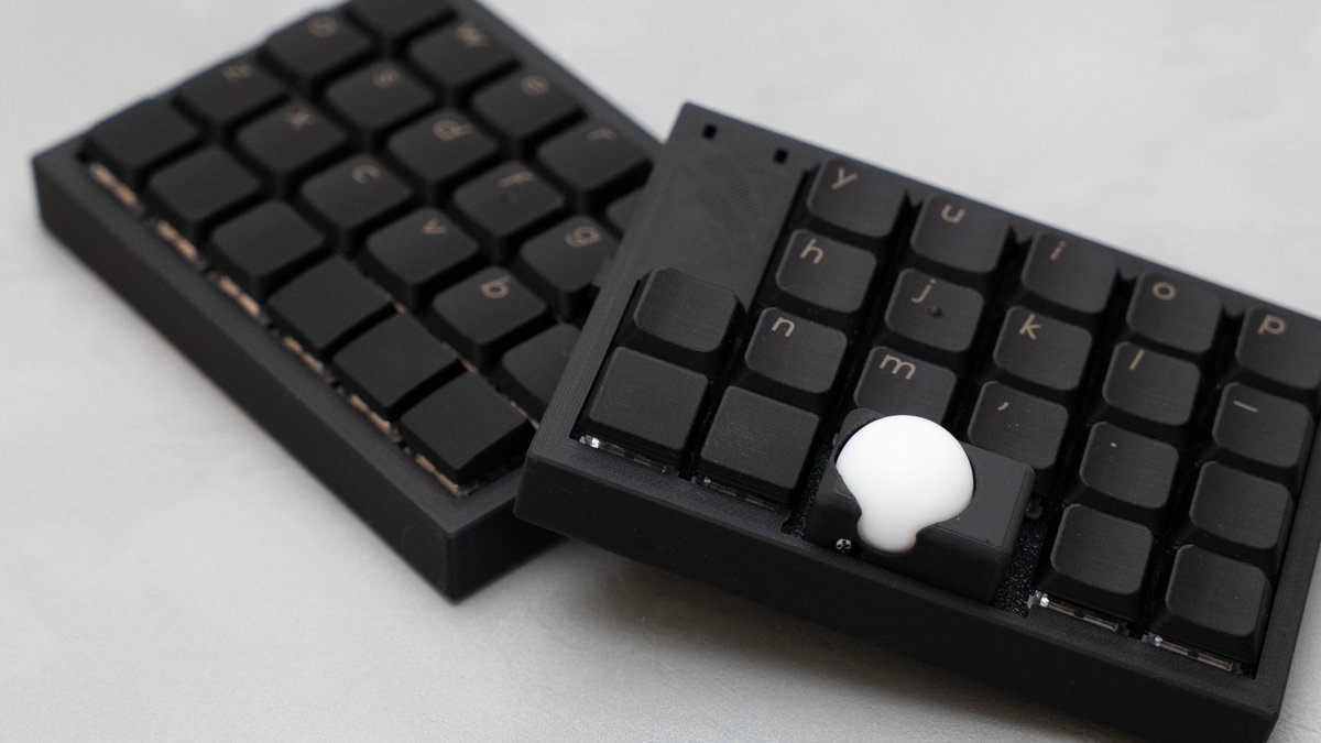 キーボード：Around Forty RB (<a href="/RaZiLy_/">RaZiLy</a> )
キーキャップ：NarrowCap 17 (<a href="/Malayan_tapir_/">Malayan tapir</a> )

素敵なプロダクトに感謝