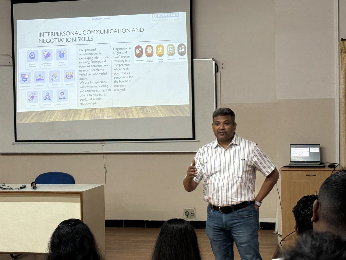 iipm_bangalore's tweet image. Students of #IIPMB attended an insightful session by Mr. Bharath Vuruvakita, Vice President &amp;amp; Regional Manager (#Agri-Credit) – #HDFC Bank (Tamil Nadu &amp;amp; Kerala), on 11th October 2025 as part of the Banking Theory and Practices course.

We sincerely thank Mr. Bharath Vuruvakita.