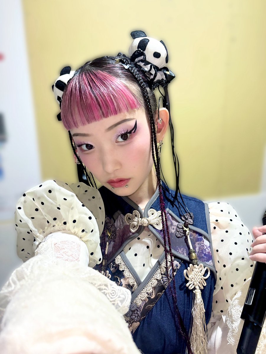 夜中3時まで配信してライブとサイン会できる女が私です