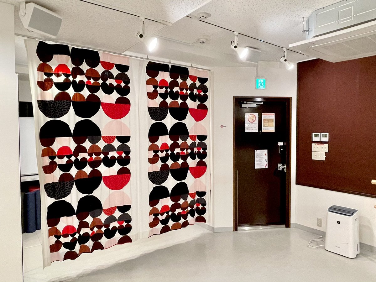 ★武蔵小杉駅徒歩5分のレンタルダンススタジオのご紹介

ホール50㎡ 天高2.65m
川崎市中原区新丸子東2-890-7エクレール武蔵小杉

★オススメ空き時間　３選
火曜18-22時
木曜19時半-22時
日曜16-22時

一度埋まったらしばらく空くことはありません。

puerta.studiosquare.jp