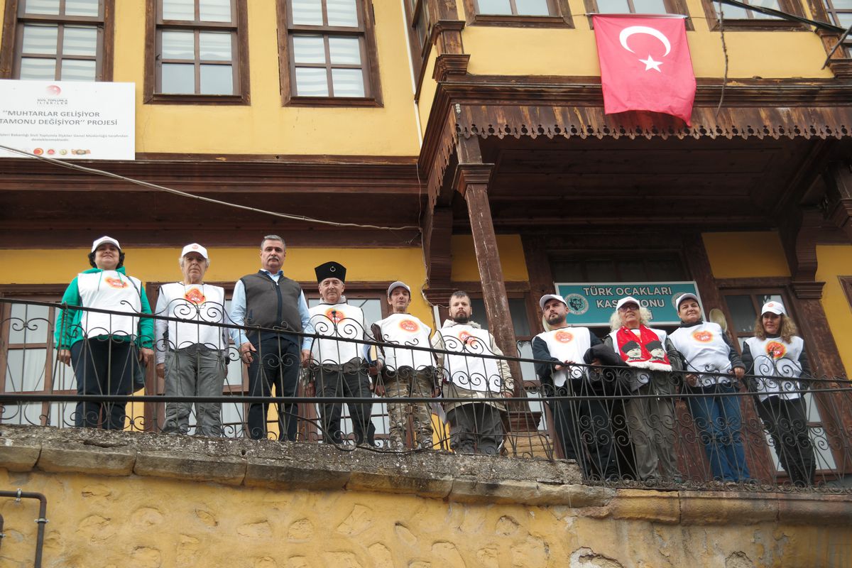 11-12 Ekim 2025 tarihleri arasında yaptığımız İstiklal Yolu Yürüyüşü Kastamonu ayağında bizleri Kastamonu Türk Ocağı'nda karşılayan, İstiklal Yolu ve Şapka Devrimi konularında belgelerle sunum yapan sayın Prof. Dr. Mehmet Serhat YILMAZ'a saygılarımızı sunar, esenlikler dileriz.