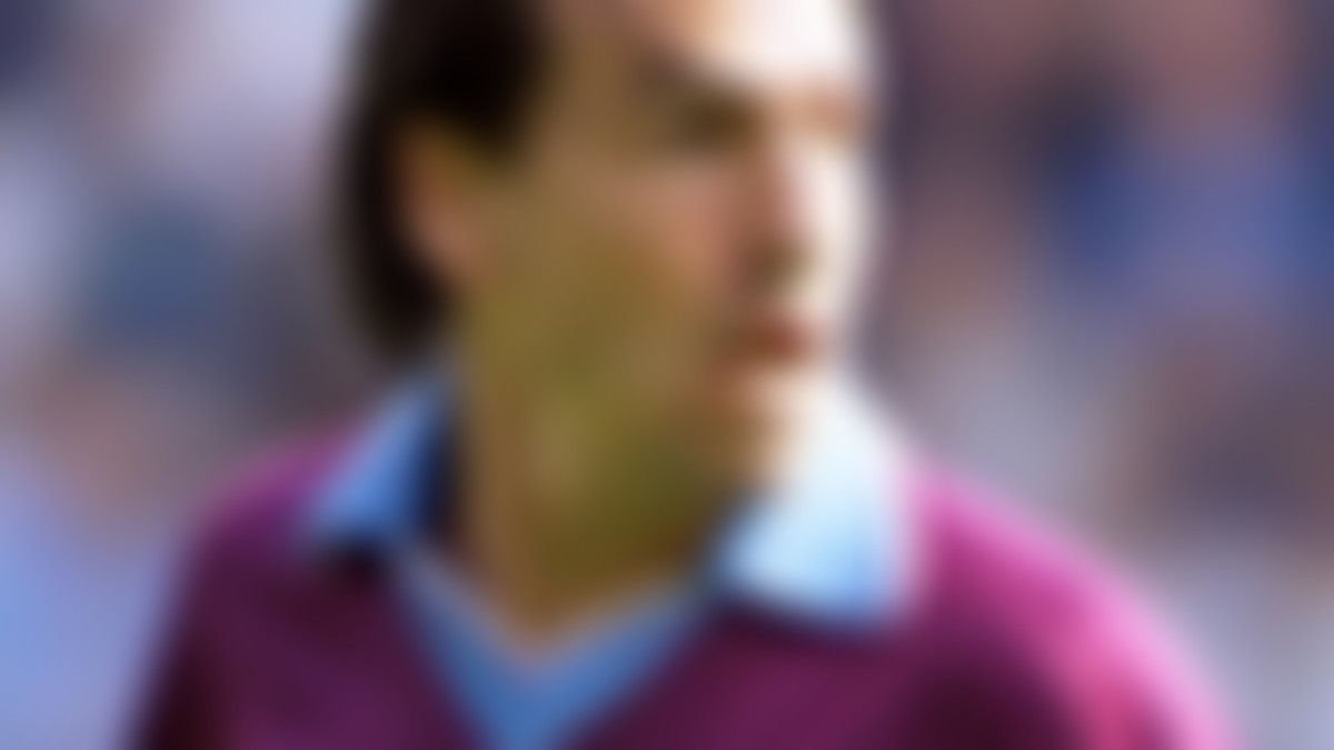 ForgottenFootb4's tweet image. This midfielder made 146 Premier League appearances 

Can you guess today&apos;s player? 🤔

Play now: footyiq.games

#maccabihaifa #southamptonfc #westham #celticfc #rovers #mancity #pompey #maccabitelaviv