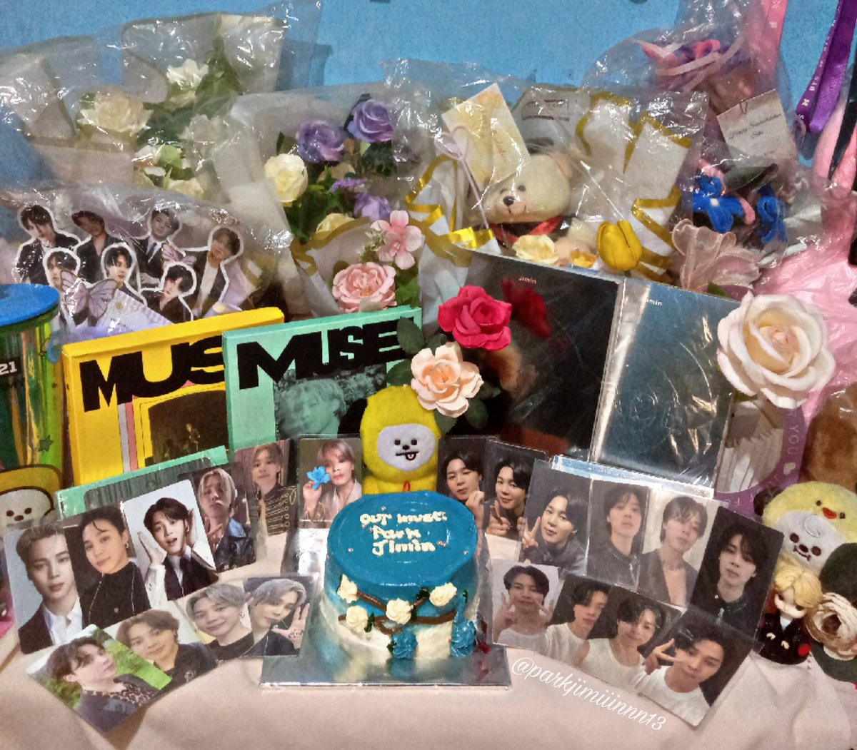 parkjimiiinnn13's tweet image. Happy JIMIN Day 

Your presence is always felt through your art. Wishing you a day full of joy and greater success this year.
Never met, but he&apos;s always on my mind. Hoping to finally see you perform in person at a future concert.
#OurMuseJimin
#CakeForJiminContest 
@jiminiemelody