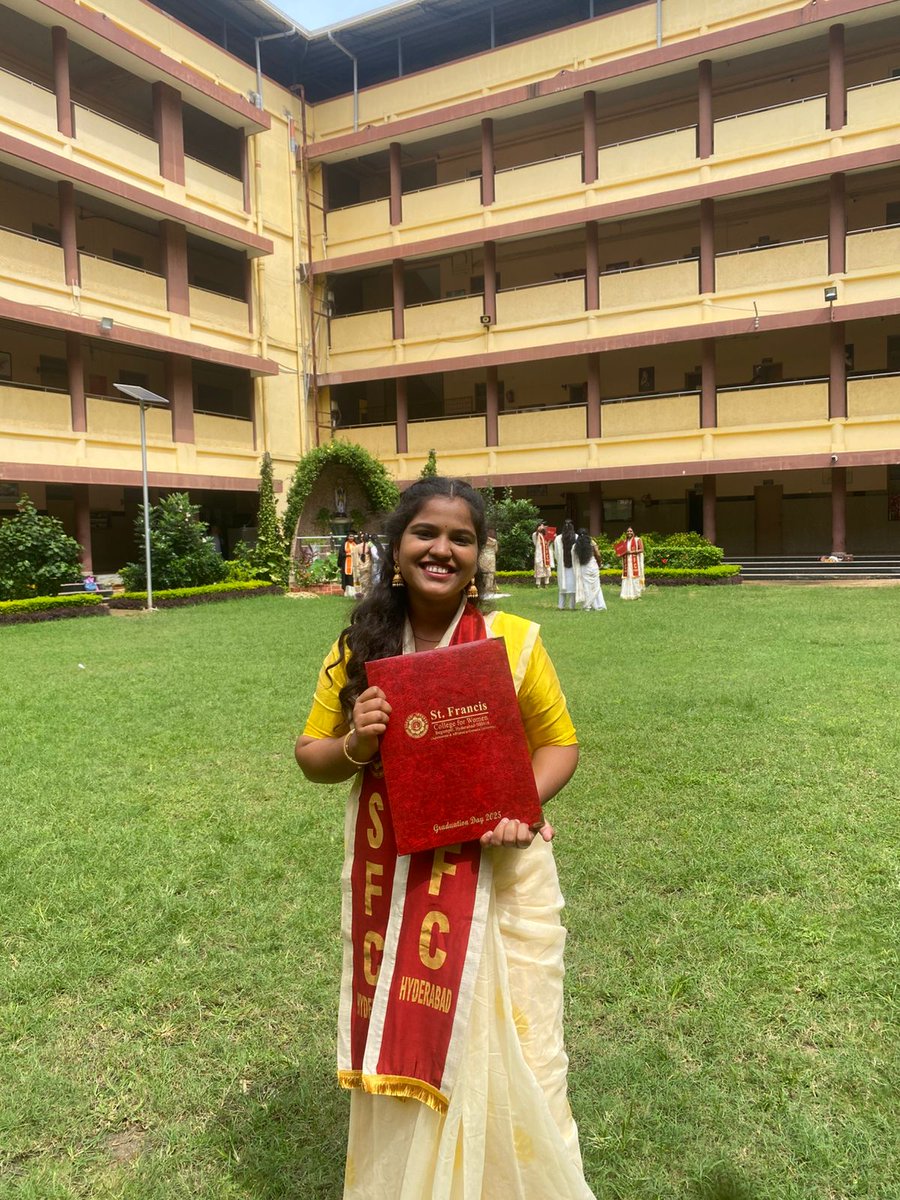 j_aripina's tweet photo. Officially graduated! 🎓💙
Thank you @nalrag, @Andrew007Uk, and my St. Francis College for Women not just a college, but a found family.
Every lesson, every smile, every moment shaped who I am today. Grateful beyond words. 🌸✨

#FirstGenerationGraduate 
 #hope #Convocation https://t.co/gRmByI3niX