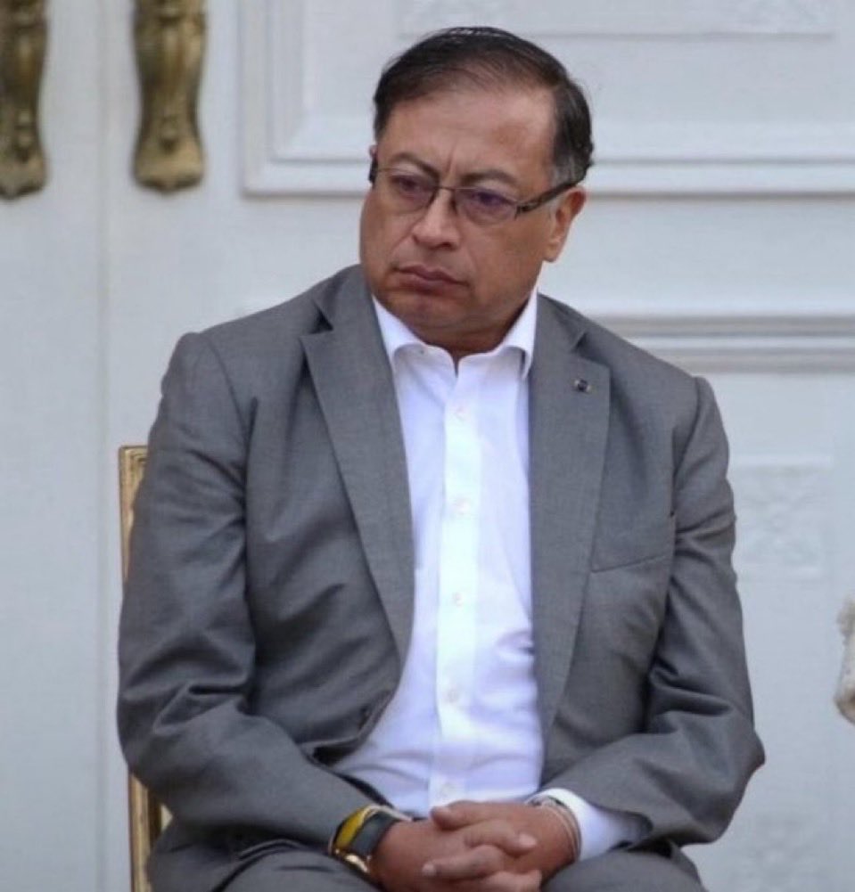 Sin visa, sin Nobel, sin familia, sin respeto, sin dignidad, sin reputación sin nada!!! RT <a href="/dianama46158538/">DIANA MARCELA ♥️</a>