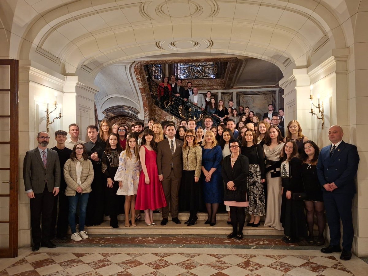 IBivolaru's tweet photo. Nous avons eu le plaisir d’accueillir la 14e édition de La Fête de la Rentrée, célébrant le début d’une nouvelle année universitaire pour les étudiants roumains en France. Félicitations à la nouvelle équipe #LSRS France dirigée par Rareș Crișan et plein succès pour la suite! https://t.co/8CJ7DpCCf5