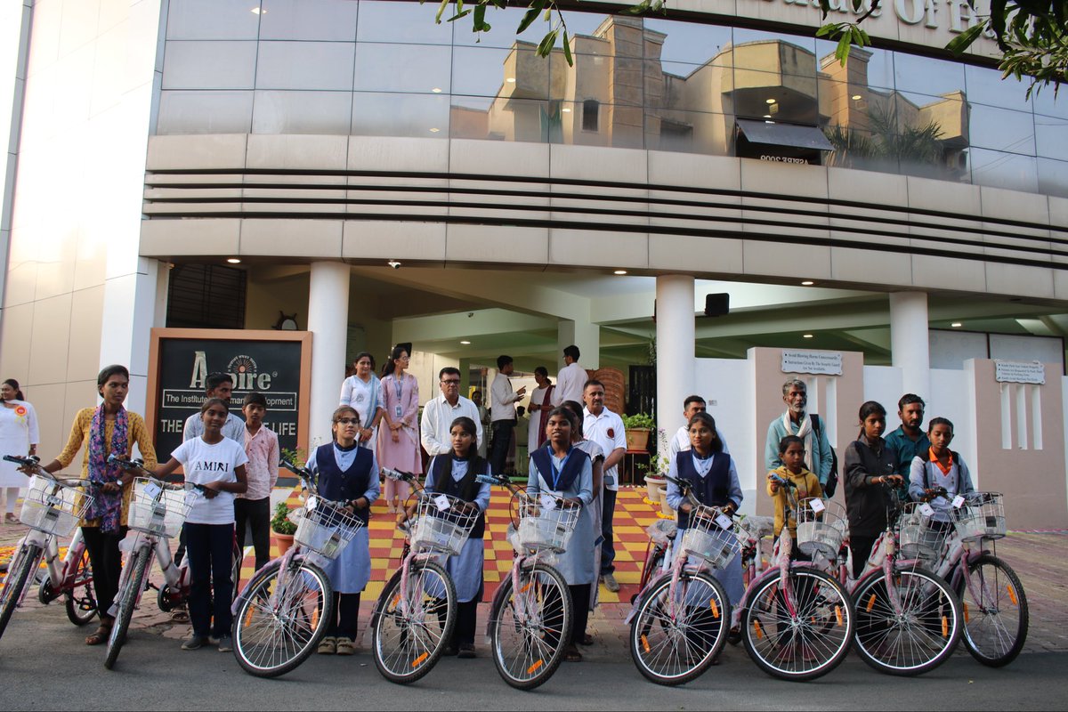 AspireTIHD's tweet photo. Celebrating Changemakers 
Aspire Institute’s Social Diwali 2025 celebrated true humanity, honoring social reformers, empowering girls with scholarships, and supporting those in need with grains, medicines, and books.
Because every act of kindness lights a life
#AspireInstitute https://t.co/v53Q9yJOZN