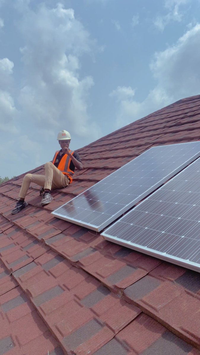 kingrubytech's tweet image. 4.2KVA/24V solar system by us👷🏾‍♂️  
1 x 4.2kva inverter
2 x220AH tubular battery 
6 x350w solar panel
TOTAL COST: N1,700,000
Physical office📍Lagos and Kano
Go solar

Ahmed Musa Daniel Bwala Seyi Tinubu JustinBonsdaily Africa Magic Family #TachaGWR Kano Pillars Mac Allister