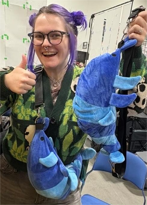 GaoPengToys's tweet image. 🦐Say hello to your new favorite Plush Shrimp Bag!

🎨This adorable and practical Plush Shrimp Bag was designed by @honey_comb_co , a very creative artist. We were so excited to collaborate on this plush project!

👉🏻 Link:
kickstarter.com/projects/honey…

🌸 Details:
★ 14.5&quot; plush body…