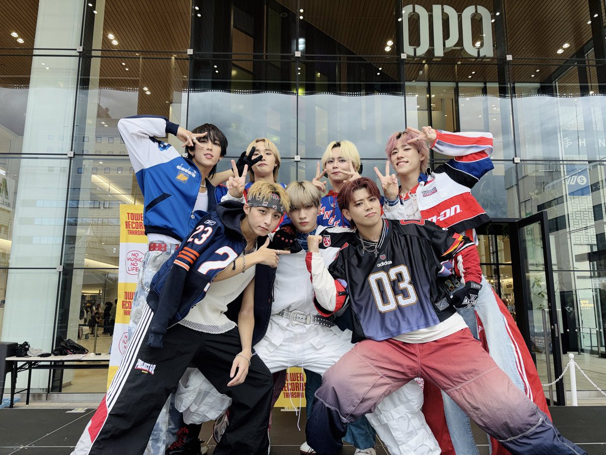 DefClass_'s tweet image. 『インストアライブ @高崎オーパ』
ご来場いただきありがとうございました!!!

◾️Next Event◾️
2025.10.15(Wed)
『AURA』
熱いコラボもお楽しみに✨️

📍渋谷club asia
🕐️OPEN 16:00/START 16:30
🎫t.livepocket.jp/e/n9z_8

#AURA
#DefClass