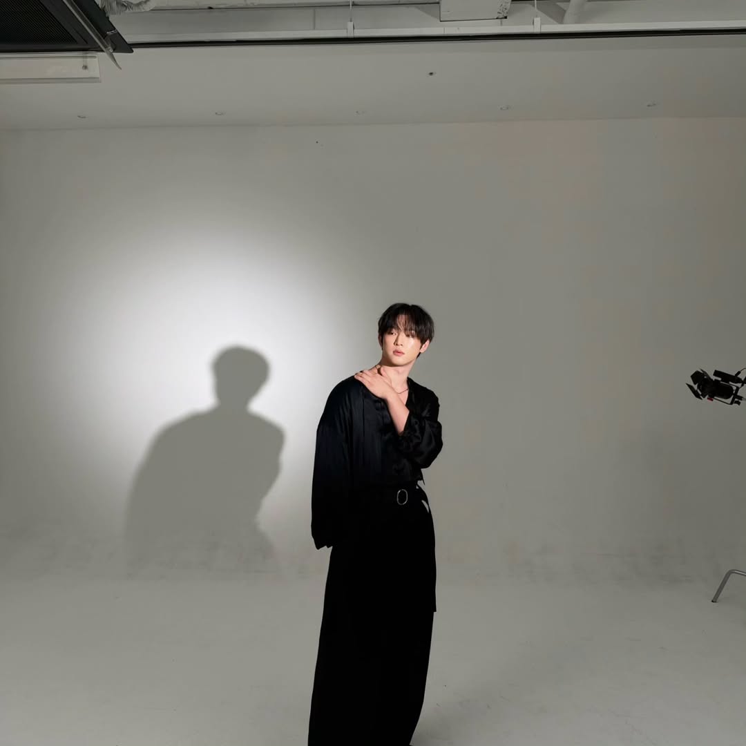 여자가 환장하는 포인트 알려줄게
얼굴? 맞아
쇄골? 맞아
근육? 맞아
은근슬쩍보여주는가슴? 맞아
솥뚜껑 손? 맞아