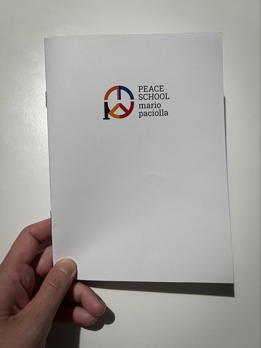 A Napoli, è stata inaugurata la Peace School “Mario Paciolla”, una iniziativa promossa dall’Università L’Orientale e il Festival del cinema dei diritti umani.

<a href="/giustiziamario/">Giustizia per Mario Paciolla</a> <a href="/GiuseppePaciol1/">Giuseppe Paciolla</a> <a href="/Artventuno/">articolo21.info</a> <a href="/FnsiSocial/">FNSI</a>