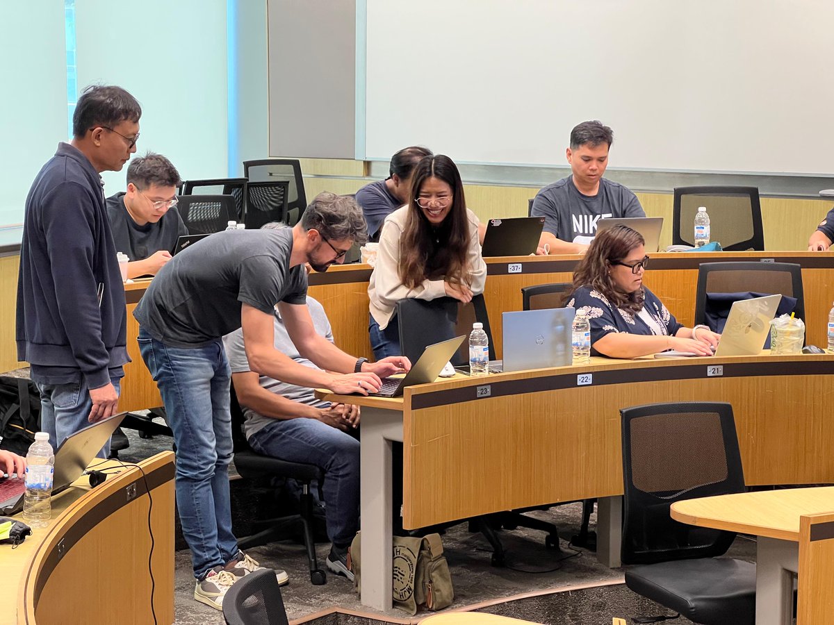 𝗗𝗮𝘆 𝟭 at 𝗦𝗚𝗡𝗢𝗚-𝗡𝗢𝗞𝗜𝗔 𝗪𝗼𝗿𝗸𝘀𝗵𝗼𝗽: 𝗕𝘂𝗶𝗹𝗱𝗶𝗻𝗴 𝗡𝗲𝘅𝘁-𝗚𝗲𝗻 𝗗𝗖 𝗙𝗮𝗯𝗿𝗶𝗰𝘀 𝘄𝗶𝘁𝗵 𝗖𝗼𝗻𝘁𝗮𝗶𝗻𝗲𝗿𝗹𝗮𝗯

𝗠𝗼𝗿𝗲 𝗽𝗵𝗼𝘁𝗼𝘀: facebook.com/media/set/?van…

#SGNOG12 #SGNOG #Nokia #Workshop #ContainerLab #DCFabrics