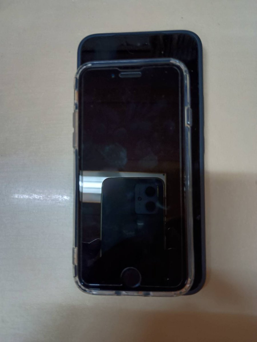 nip893konofan's tweet image. メインのスマホをAndroidのXiaomi15Tproに変えたんだけどサブで運用してるアイポンSE3と大きさ比べたらめちゃくちゃ大きさ違って草
6.83と4inchの差ってこんなにもあるんや