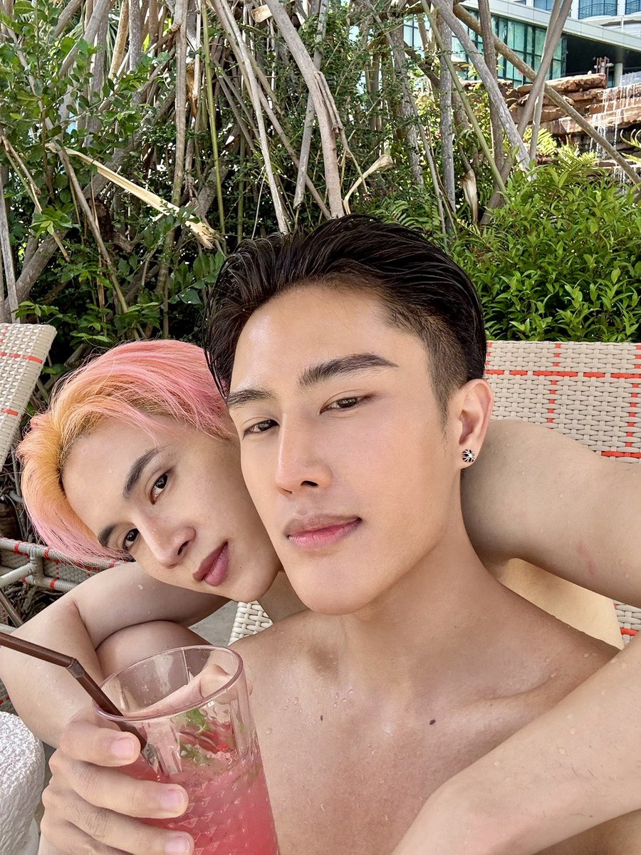 9NAAProduction's tweet image. น้ำในสระใสมากแม่! #พีป้านเป็นเพื่อนสนิทกัน