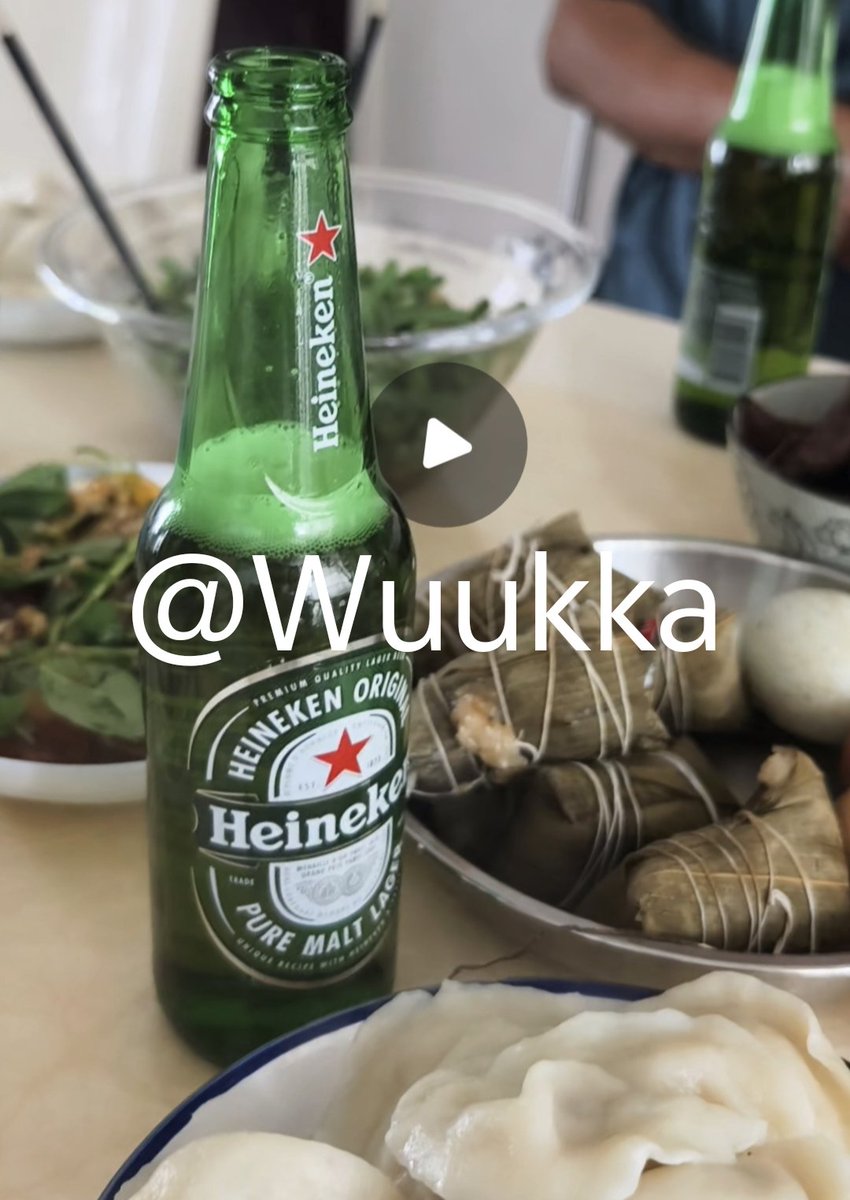 端午节拍的，老丈人来家吃饭，让老丈人尝尝自己闺女的味道，