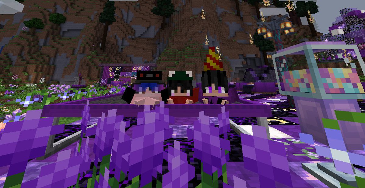 eu e 2 pessoas q amo muito :3
<a href="/VoidX_02/">ak!Void🌌🔮🪐</a> <a href="/aninhasb_/">ana 🍓 | HEXATOMBE 土🩸</a> amo vcs obg por tudo 🧡