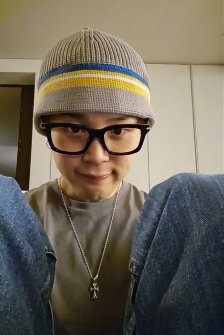 stopkookminpls's tweet image. HE&apos;S SO BABY