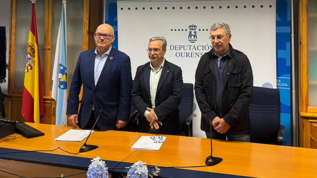 DelegGobGAL's tweet image. 🗣️@lalosantos1964 celebra os 4M€ asignados polo #EDIL de @Haciendagob a #Valdeorras  que “revolucionarán a comarca” con accións como a promoción de vivenda accesíbel e o impulso á mobilidade branda.

🍃Na presentación co alcalde do @ConcellodoBarco  e o presidente da @depourense