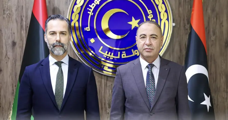 استقبل وزير الخارجية الطاهر الباعور  السفير التركي المعتمد لدى ليبيا جوفين بيجيتش وذلك لتعزيز العلاقات الثنائية بين البلدين، وبحث الصعوبات التي تواجه تنفيذ بعض مجالات التعاون وسبل تذليلها، بما يسهم في تطوير العلاقات في مختلف المجالات ذات الاهتمام المشترك بين ليبيا وتركيا.