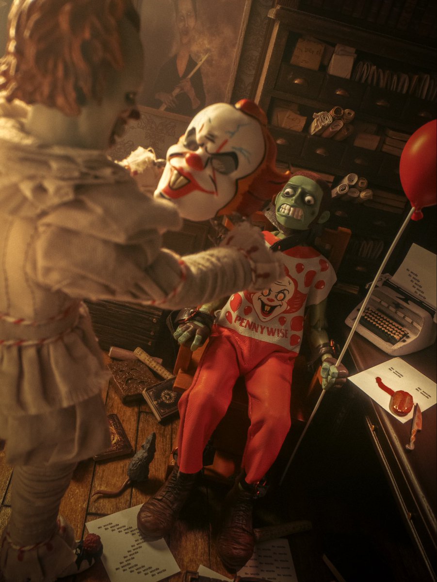 Silent Legacy! 🎈🔪 <a href="/mezcotoyz/">Mezco Toyz</a> #mezcomondays #mezcofanfriday #halloween #mezheadsunited