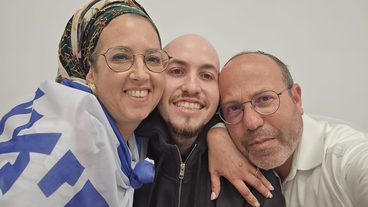 TheHebronFund1's tweet image. Welcome home to Eitan Mor son of Hebron / Kiryat Arba residents Zvika and Efrat Mor after 2 years of being held as a hostage by Hamas in Gaza.
Eitan Mor worked as a security guard at the Nova Music Festival and was taken hostage. He is credited with saving many lives on Oct. 7th.