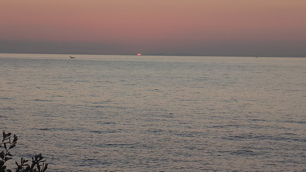 タバコは百薬の長と思って1日3箱吸ってる
ストレスが1番健康に悪い
そのとおり