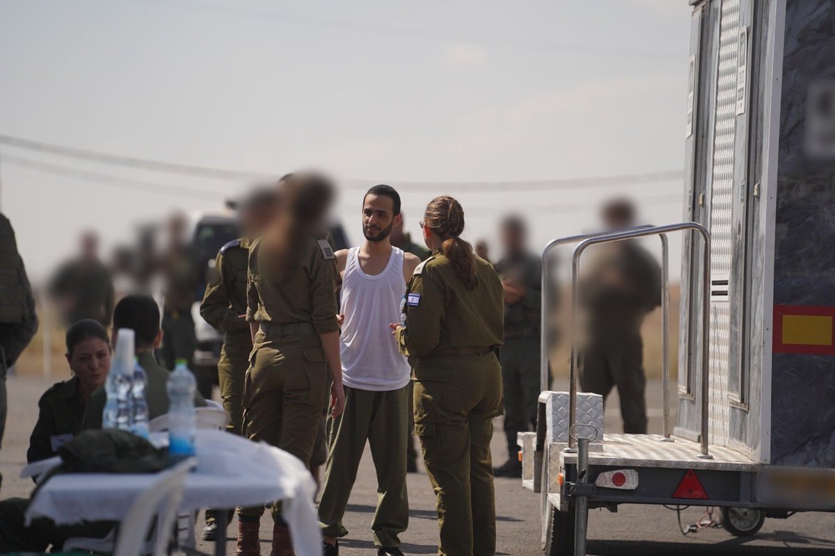 Returned hostage Nimrod Cohen welcomed by IDF forces🇮🇱
📸IDF Spokesperson Unit