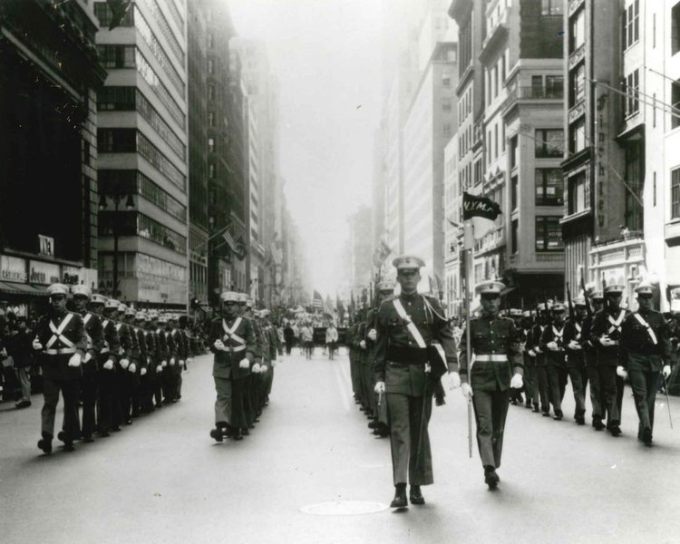 WojPawelczyk's tweet image. Fun fact: On October 12, 1963, the New York Military Academy drill team participated in the Columbus Day Parade, led by commanding officer Donald Trump. The future president was 17 years old: