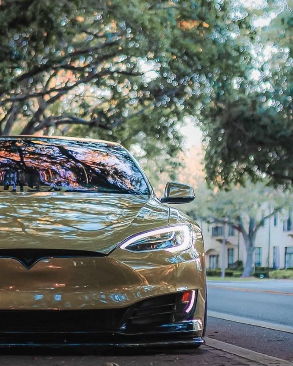 evannex_com's tweet photo. This Model S from @jt_mstesla on Instagram is slammed to perfection and that wrap has us seriously obsessed.
📸: @nyxvisuals
#BaggedTesla #SlammedTesla #EVXModMonday #ModMonday #EVMods https://t.co/pS45esfYxB