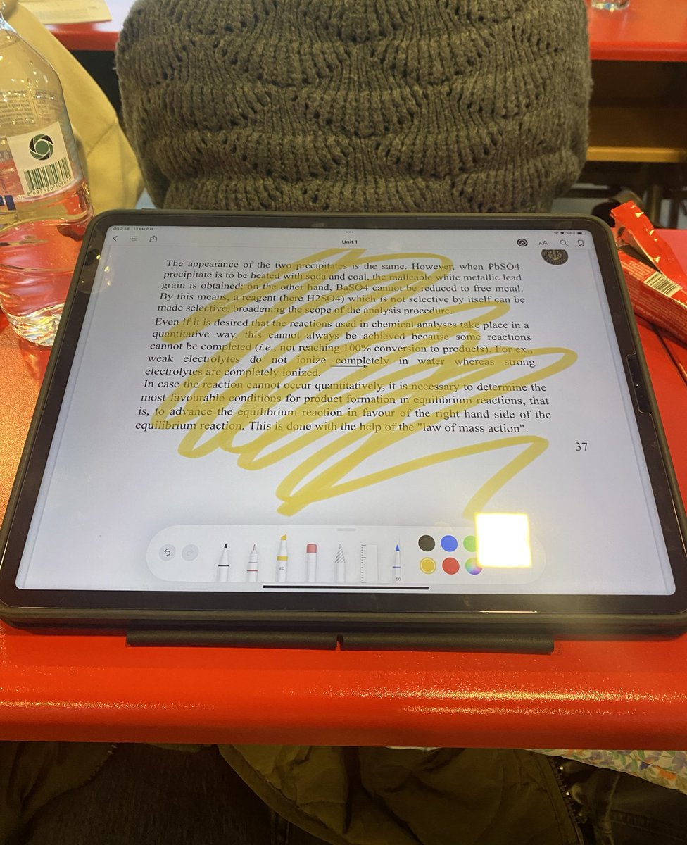 iki bucuk saattir ders isliyo ve hala mola vermedi o zaman ben de buraya iserim