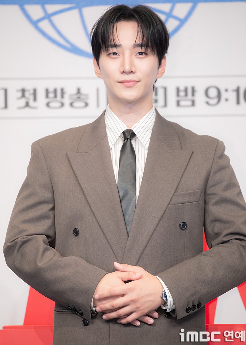 daisy_talks's tweet photo. Lee Junho will attend W Korea (Love Your W) event to be held on Wednesday, 15th October 😊

#이준호 #LeeJunho #イ·ジュノ #LoveYourW2025 #LoveYourW https://t.co/0zP5Novx2T