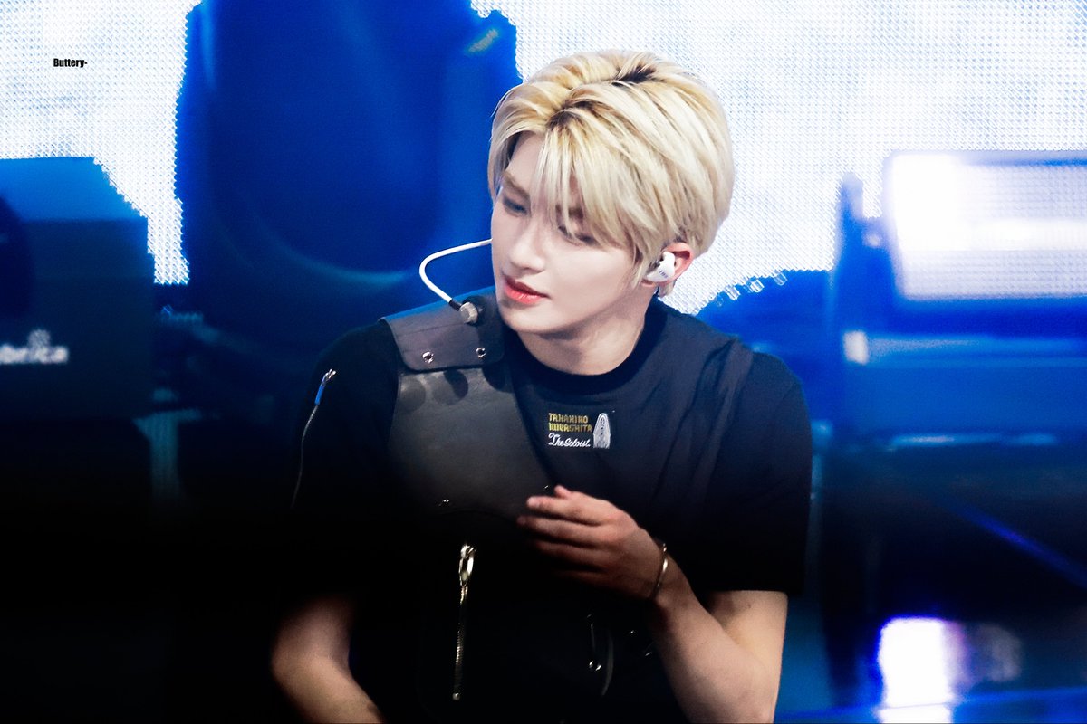 Buttery_060328's tweet photo. 251013 컴백쇼케이스
#한지훈 #지훈 #투어스 #TWS https://t.co/1JUQtf3ufU