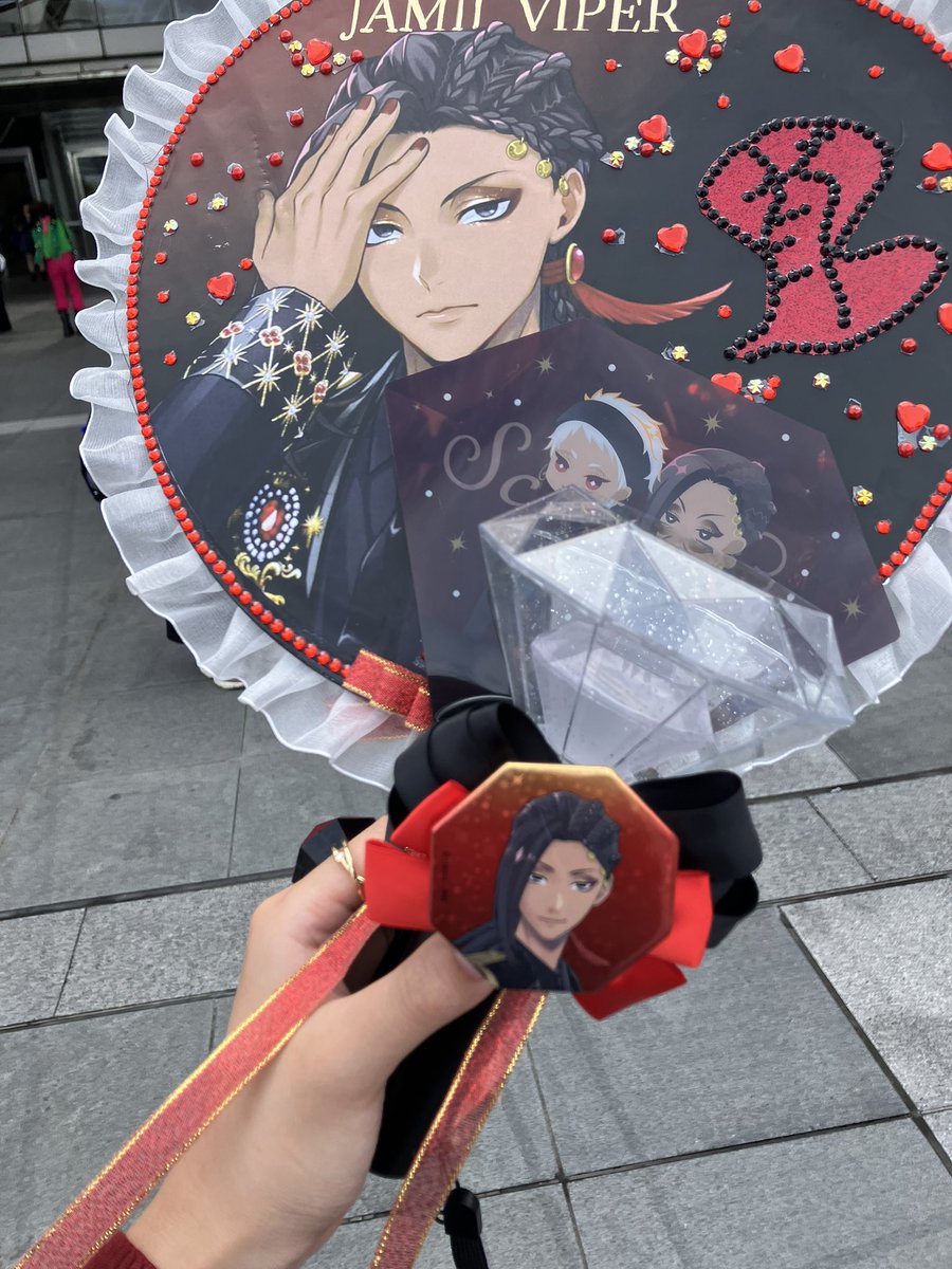 初めてのデコった…！！
周りにも素敵な痛バや概念コーデで溢れててハピハピでした…！！😭😭
#ブレイジングジュエル