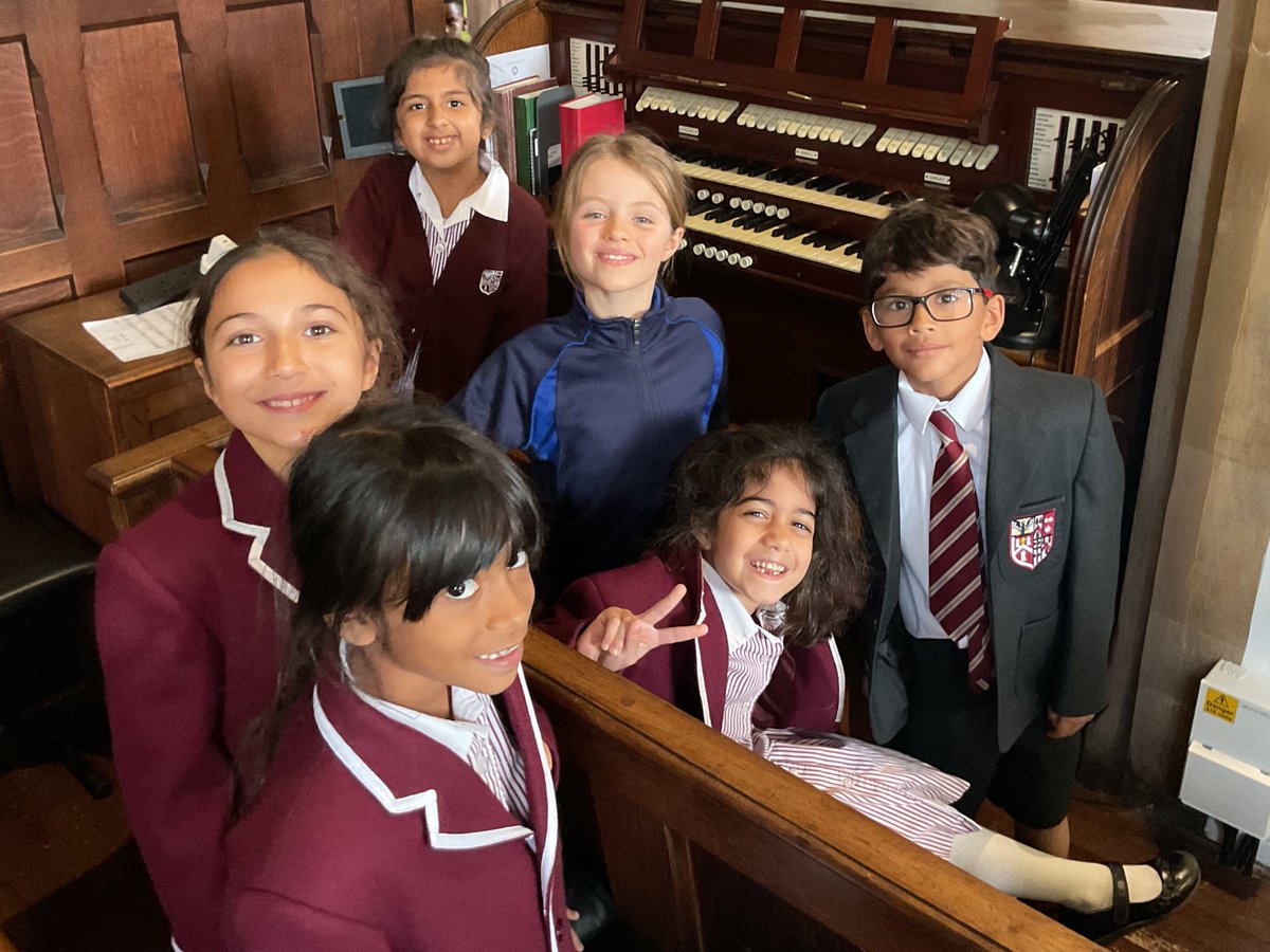 Brentwood_Prep's tweet image. As part of their current Unit of Inquiry, Year 3 popped across to the Senior School to visit our beautiful Victorian chapel. Their inquiry focuses on different types of communities and the impact of our actions on them. ⛪🫶
#Year3 #UnitOfInquiry #PYP #WhatMakesUsBrentwood