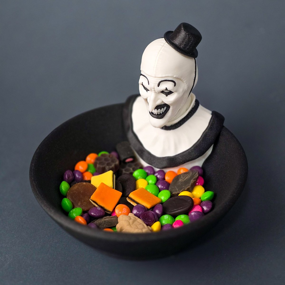 I just finished another candy bowl :)

Printed on <a href="/Prusa3D/">Prusa3D</a> XL with Prusament and Buddy 3D filament

#3dprinting #halloween #3dprinted