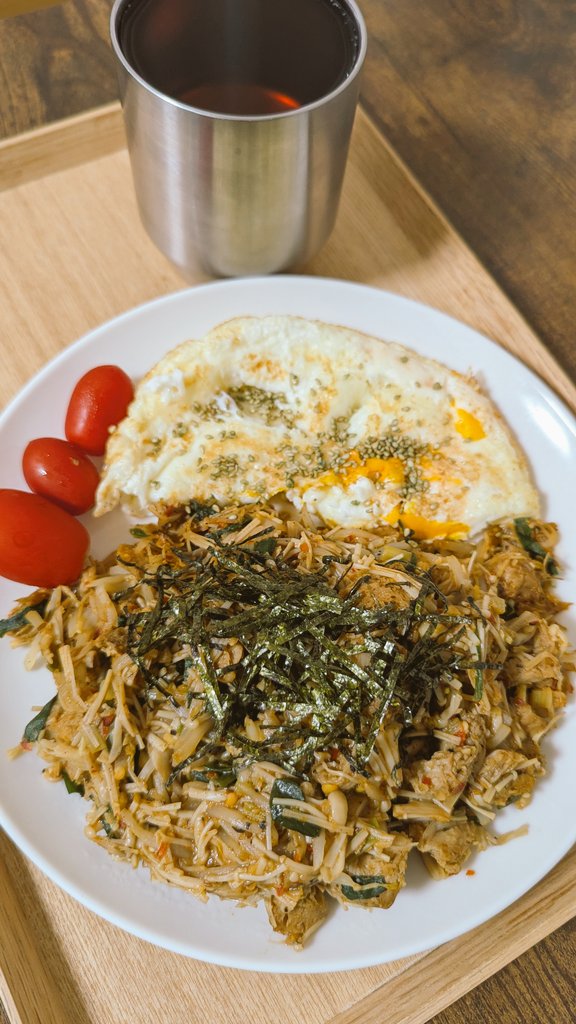 ローカーボ夜ごはん。
3時間半くらい散歩して、お腹ペコペコだった。
足りない🤣🤣

#ローカーボ #筋トレごはん #筋トレ好きな人と繋がりたい #ベジタリアン #薬膳腸活
