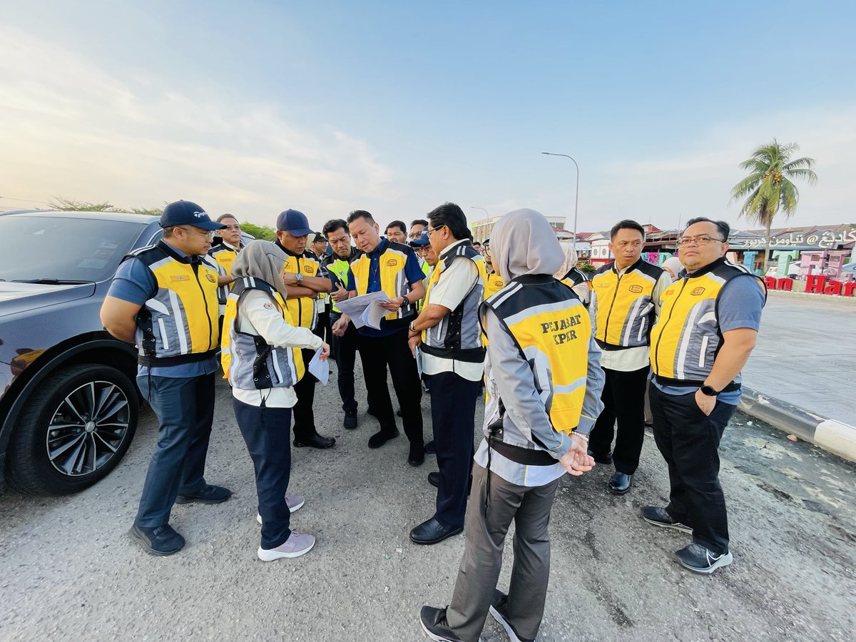 Cawangan Jalan JKR Malaysia (@cawjalanjkr) on Twitter photo Lawatan aset jalan di sepanjang Laluan FT3 Pekan ke Rompin Lawatan aset jalan di sepanjang Laluan FT3 Pekan ke Rompin