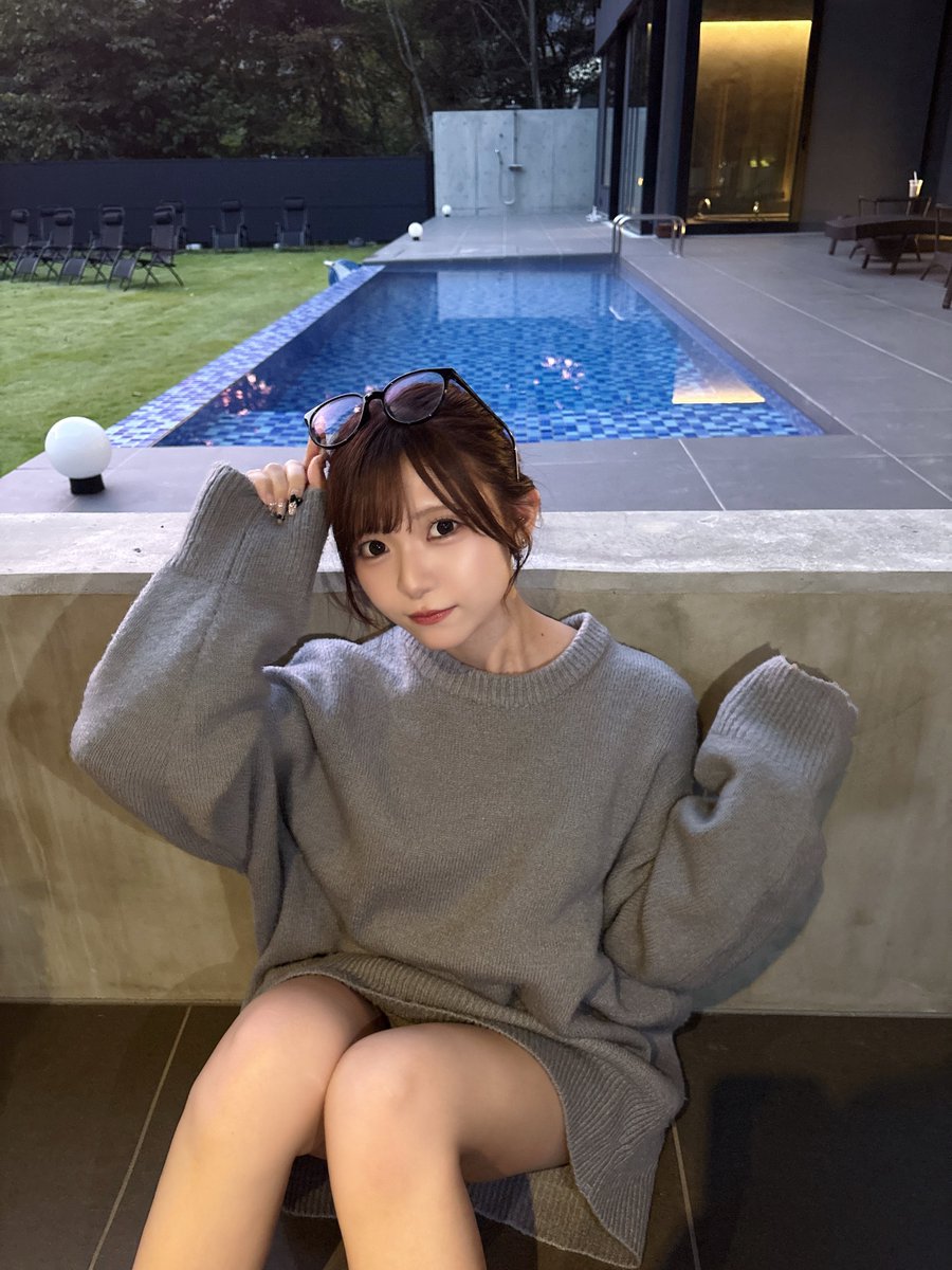 ニットワンピに生脚が最強ってほんと？