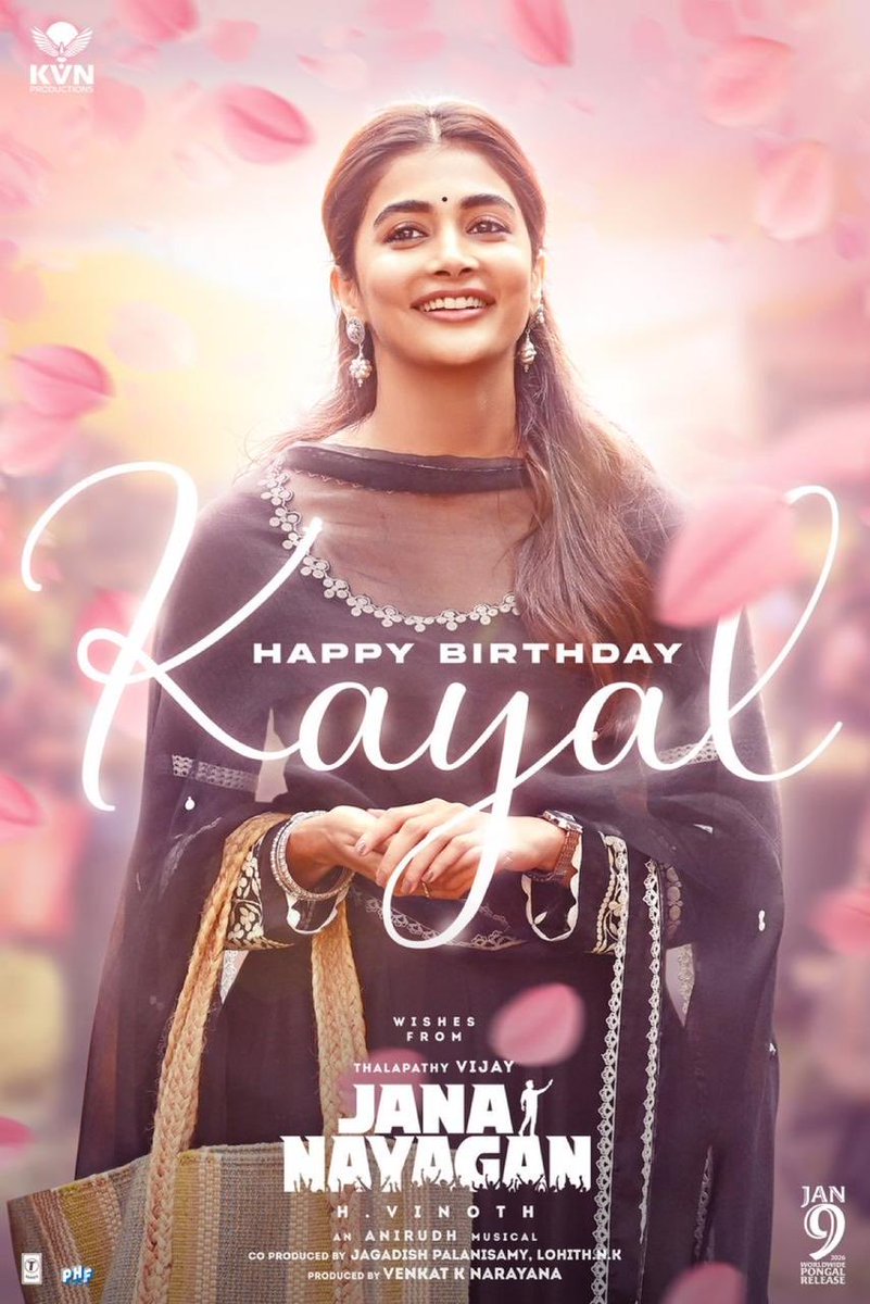 talkies_writeup's tweet image. Special Birthday Poster 🎂 from team #JanaNayagan for the stunning @hegdepooja! 💖✨
She plays Kayal, a graceful yet powerful character in the film 💫
#PoojaHegde | #ThalapathyVijay | #HappyBirthdayPoojaHegde 🎉💐