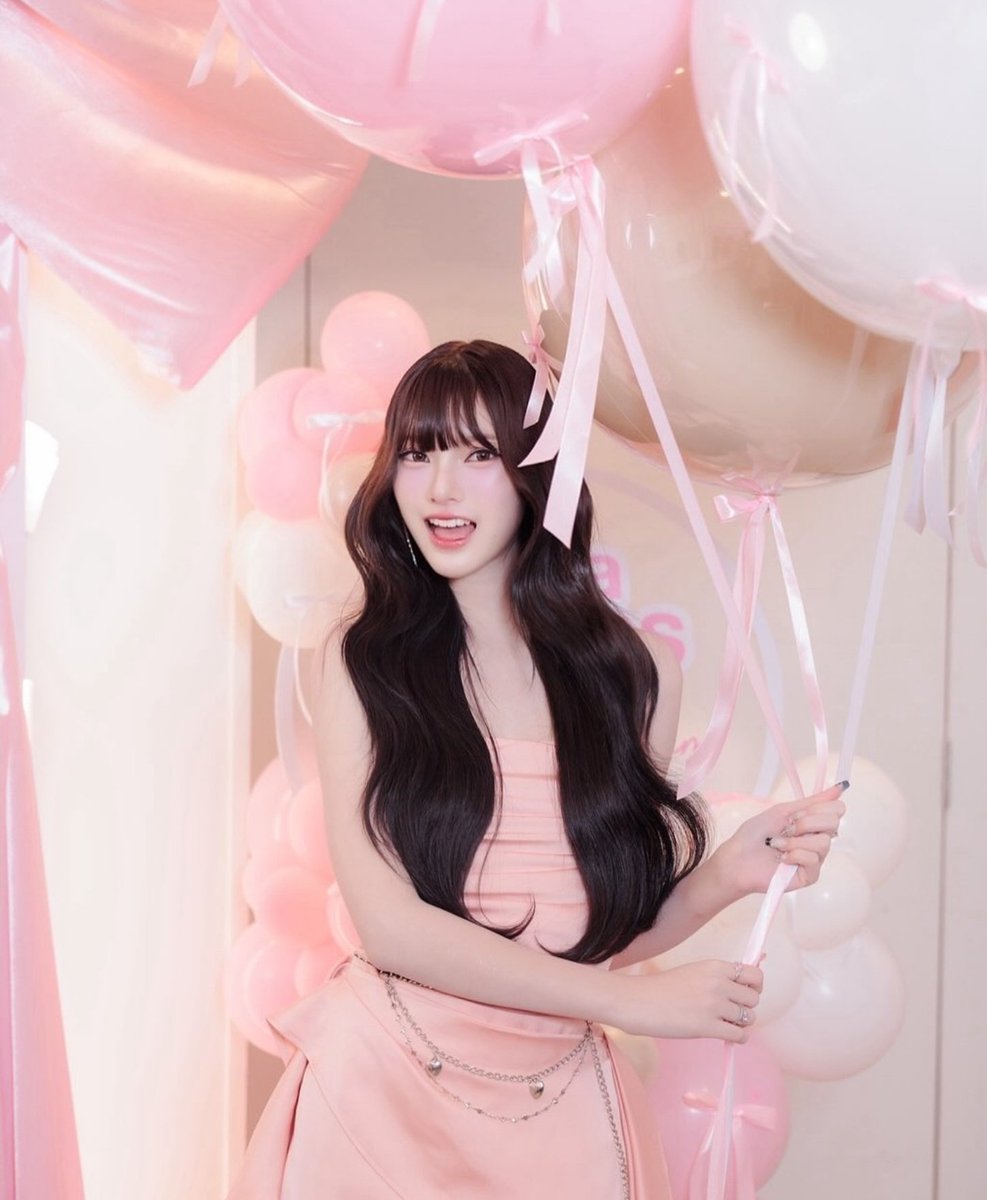 caawyll's tweet image. Any interaction is highly appreciated! 🍀✨

Halo teman-timun! Karena aku perdana bikin chibi, aku mau perbanyak portfolio dan kinci! Reply foto cantik dan lucu kalian, nanti aku kembalikan dalam bentuk anak kecyil yang imup! (atau layout?) 🤭🤩 Timaacii 🍎💥

#zonauang #zonaba